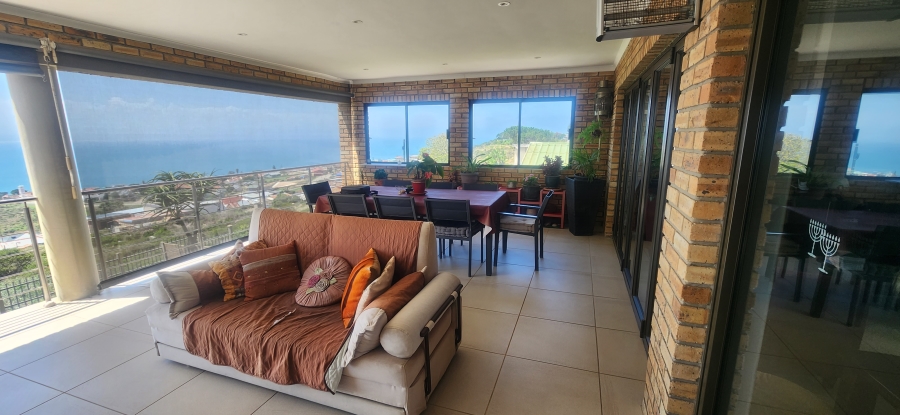 6 Bedroom Property for Sale in Da Nova Western Cape